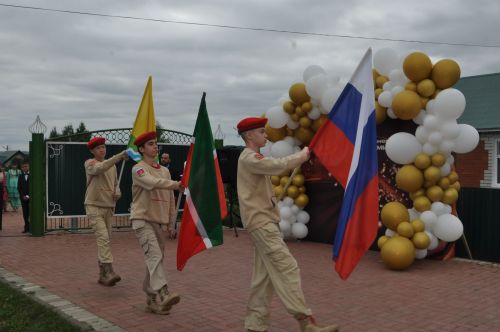 Миңгәр авылының инженер-башлангыч мәктәбендә 14 сабый парта артына утырды