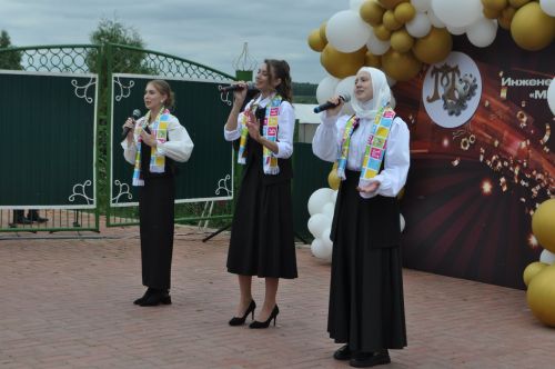 Миңгәр авылының инженер-башлангыч мәктәбендә 14 сабый парта артына утырды