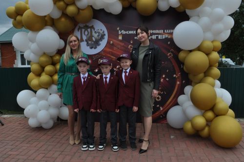 Миңгәр авылының инженер-башлангыч мәктәбендә 14 сабый парта артына утырды