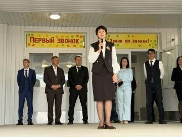 Шәмәрдән лицеенда 65 беренче сыйныф укучысына   бүләк итеп китаплар тапшырылды