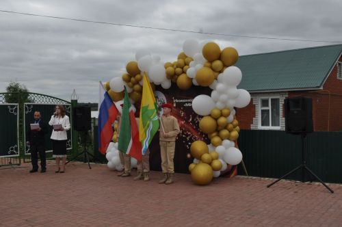 Миңгәр авылының инженер-башлангыч мәктәбендә 14 сабый парта артына утырды
