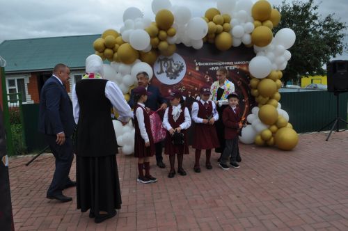 Миңгәр авылының инженер-башлангыч мәктәбендә 14 сабый парта артына утырды