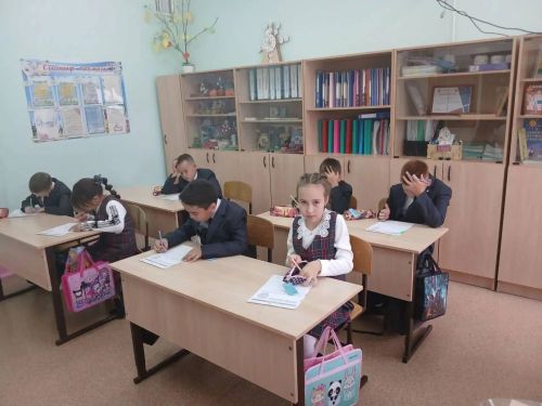 Олы Шыңар урта гомуми белем бирү мәктәбендә Белем бәйрәме
