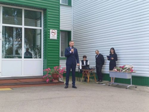 Олы Кибәче урта мәктәбендә яңа уку елы башланды: укучыларга уңышлар һәм кызыклы ачышлар телибез