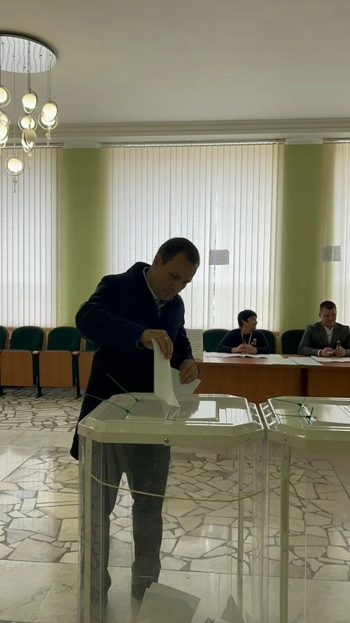 Марат Кәримов 2482 нче сайлау участогында тавыш бирде