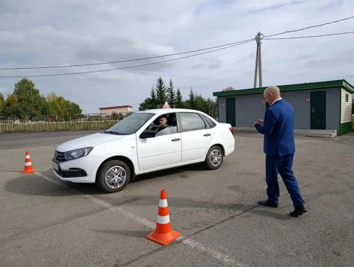 «Автосессия — 2026»: Саба аграр көллияте студентлары автомобиль йөртү осталыгын күрсәттеләр