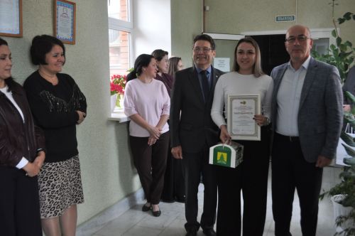 «Саба таңнары» баш мөхәррире финанс-бюджет палатасы коллективын һөнәри бәйрәмнәре белән котлады
