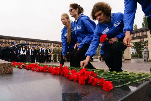 Беслан фаҗигасен искә алып: 3 сентябрь — Терроризмга каршы көрәштә бердәмлек көне