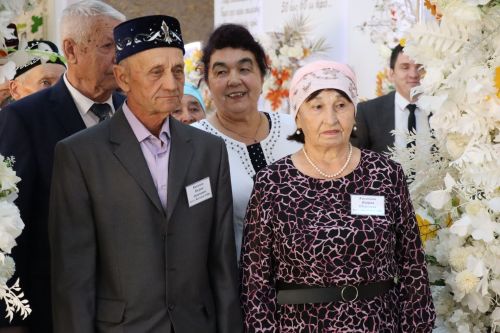 "Алтын парлар"