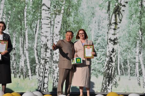 Фән олимпиадаларында җиңү яулаган укучыларны тәбрикләү
