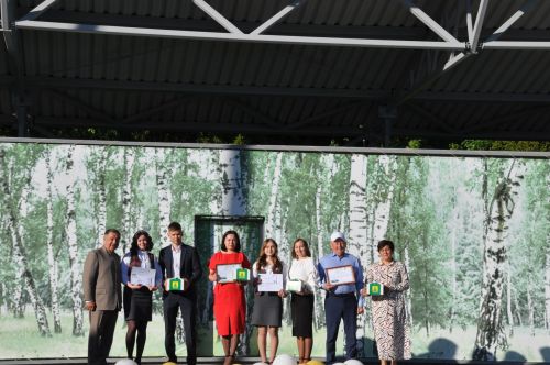 Фән олимпиадаларында җиңү яулаган укучыларны тәбрикләү