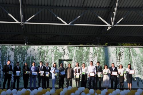 Фән олимпиадаларында җиңү яулаган укучыларны тәбрикләү