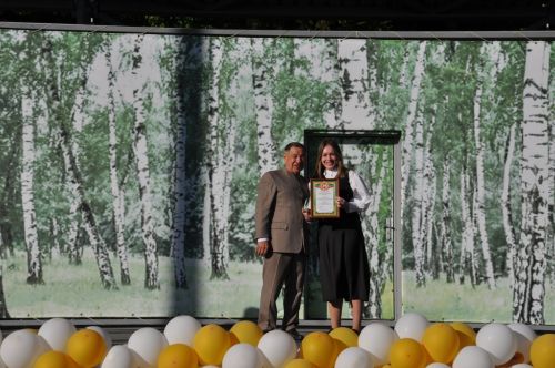 Фән олимпиадаларында җиңү яулаган укучыларны тәбрикләү