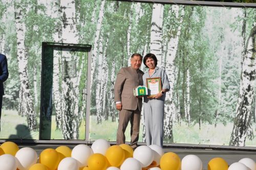 Фән олимпиадаларында җиңү яулаган укучыларны тәбрикләү