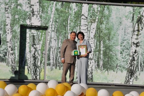 Фән олимпиадаларында җиңү яулаган укучыларны тәбрикләү