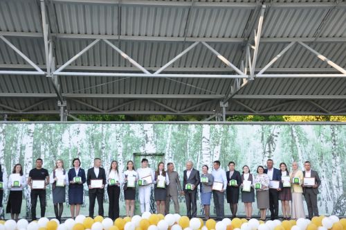 Фән олимпиадаларында җиңү яулаган укучыларны тәбрикләү