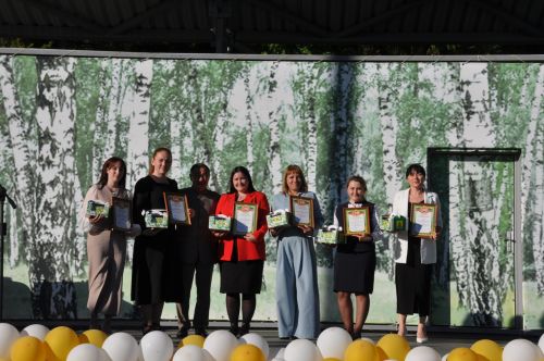 Фән олимпиадаларында җиңү яулаган укучыларны тәбрикләү