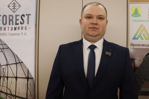 Саба мәдәният йортында оешма-предприятиеләр, шәхси эшмәкәрләр җитештергән төрле товарлар, азык-төлек продукциясе күргәзмәсе