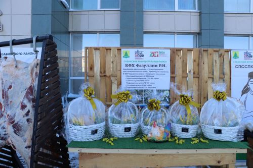 Саба мәдәният йортында оешма-предприятиеләр, шәхси эшмәкәрләр җитештергән төрле товарлар, азык-төлек продукциясе күргәзмәсе