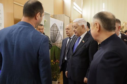 Саба мәдәният йортында оешма-предприятиеләр, шәхси эшмәкәрләр җитештергән төрле товарлар, азык-төлек продукциясе күргәзмәсе