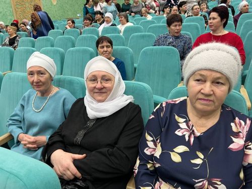 Халыкара хатын-кызлар көне уңаеннан район мәдәният йортында узган бәйрәм чарасыннан фоторепортаж