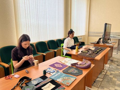Халыкара хатын-кызлар көне уңаеннан район мәдәният йортында узган бәйрәм чарасыннан фоторепортаж