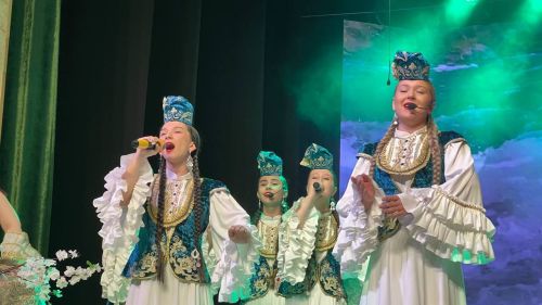 Халыкара хатын-кызлар көне уңаеннан район мәдәният йортында узган бәйрәм чарасыннан фоторепортаж