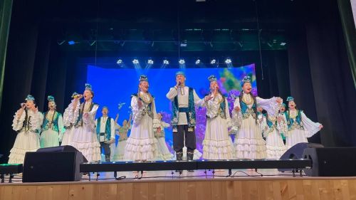 Халыкара хатын-кызлар көне уңаеннан район мәдәният йортында узган бәйрәм чарасыннан фоторепортаж