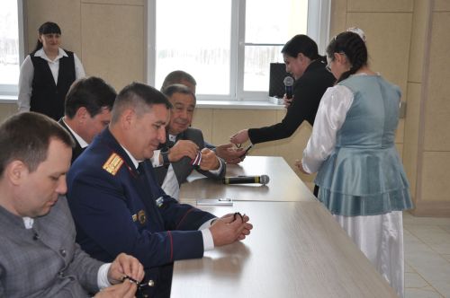 “Депутат буласым килә” дип исемләнгән парламент дәресеннән  фоторепортаж