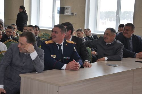“Депутат буласым килә” дип исемләнгән парламент дәресеннән  фоторепортаж