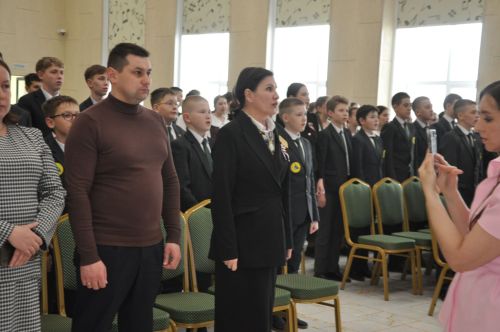 “Депутат буласым килә” дип исемләнгән парламент дәресеннән  фоторепортаж