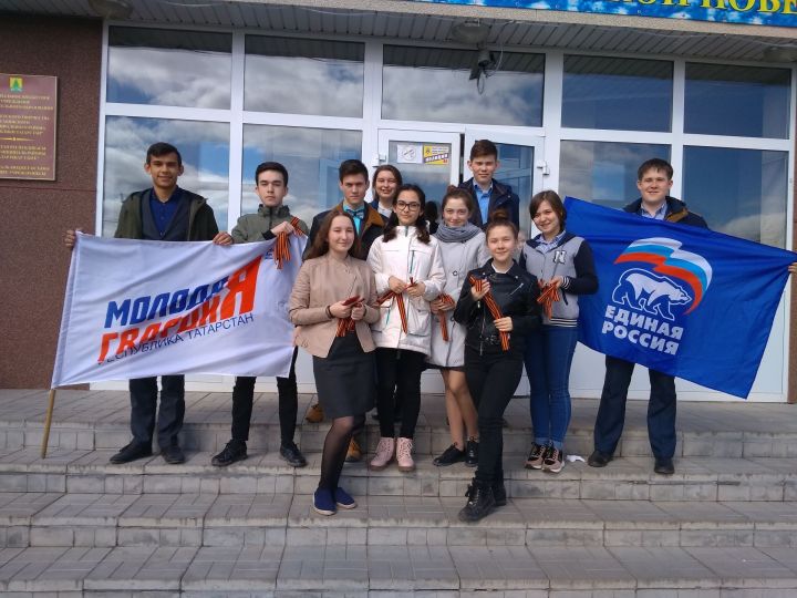МОЛОДОГВАРДЕЙЦЫ ПОЗДРАВИЛИ с ПРАЗДНИКОМ ВЕЛИКОЙ ПОБЕДЫ!