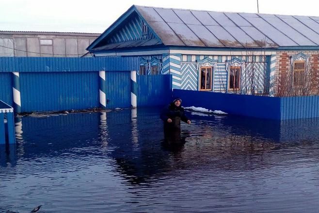 Ташу өйгә санаулы минутлар эчендә бәреп керде