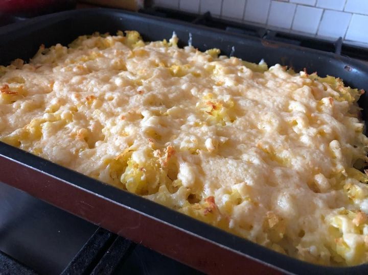 Куриная грудка с шампиньонами под картофельной шубкой
