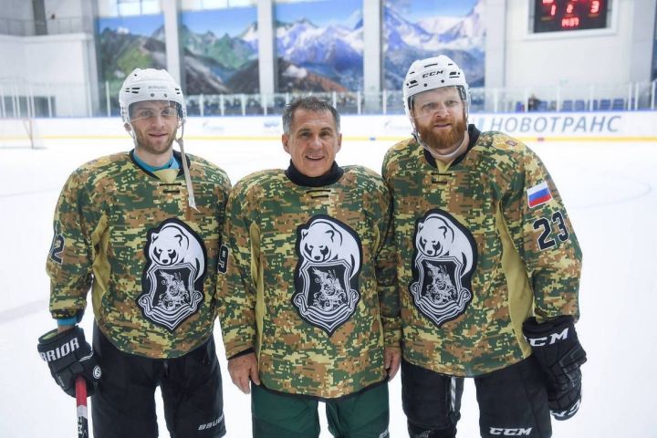 Рөстәм Миңнеханов командасы Россия инвестиция форумындагы хоккей гала-матчында җиңү яулады