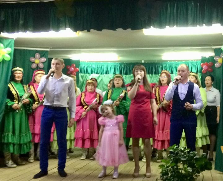 Сатыш авыл әдәният йортында 8 нче март көне уңаеннан бәйрәм концерты