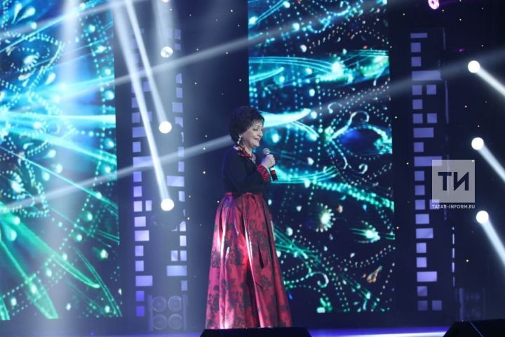 Венера Ганиева “Болгар радиосы” концертында Инстаграмына лайклар куярга сорады