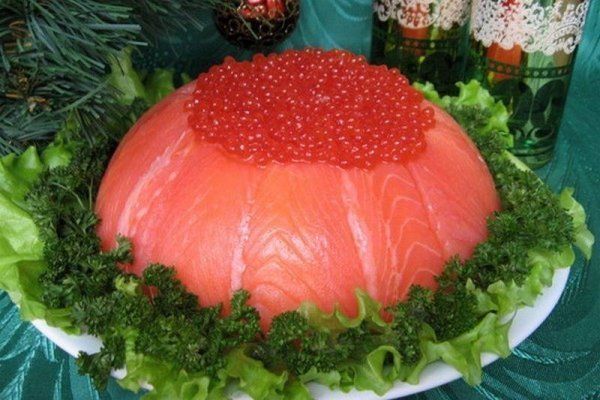 Салат с сёмгой и красной икрой рецепт с фото, как приготовить на азинский.рф