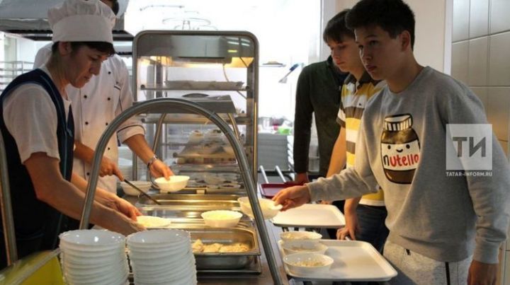 Казанский Кремль: Школы РТ готовы обеспечить начальным классам бесплатную горячую еду