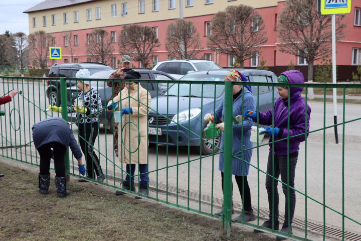 Бүген район оешма-предприятиеләр һәм  учреждениеләре  коллективлары бердәм рәвештә шимбә өмәсенә  чыкты.