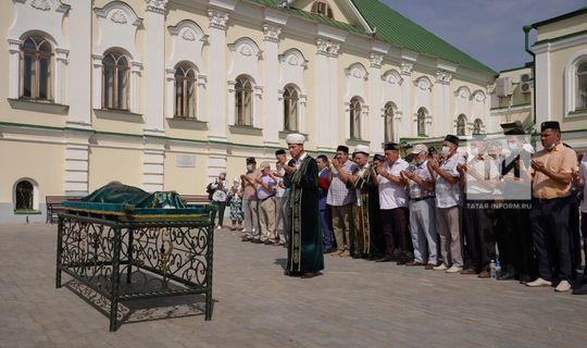 Бүген Казанда танылган галим Фарсель Зыятдинов белән хушлаштылар