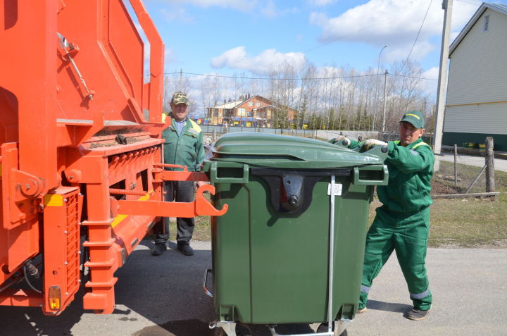 Район  үзәге  урамнарына  евроконтейнерлар  урнаштырылды