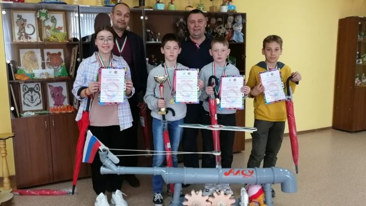 Cаба гимназиясе укучылары Республикакүләм инженерлар ярышында 1 нче урын яуладылар