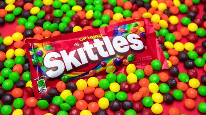 Skittles кәнфитләрен җитештерүчеләрне буяучы агулы матдә аркасында судка биргәннәр