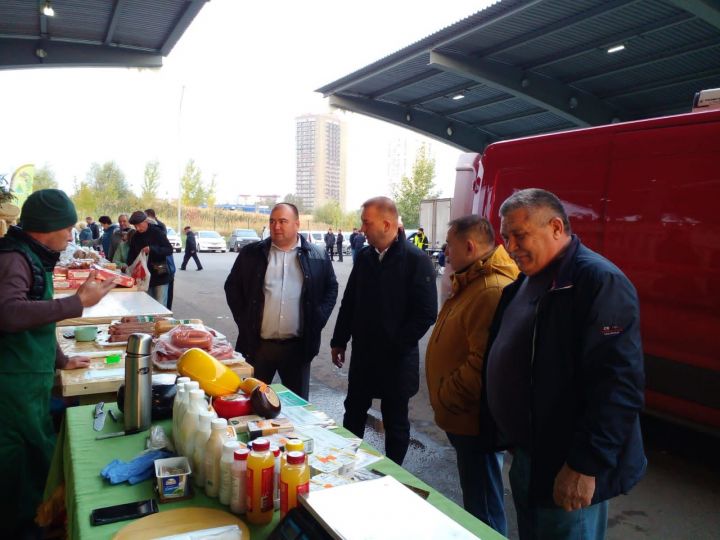 Сабалылар Казанда  көзге  муллык  ярминкәсендә