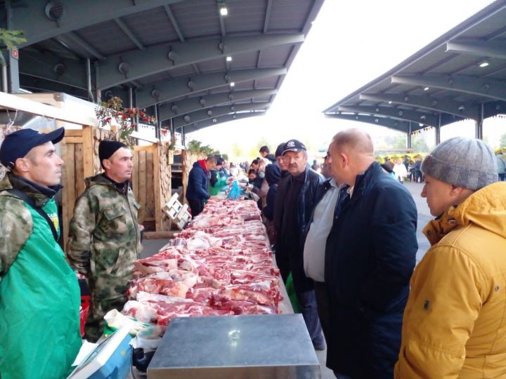 Сабалылар Казанда  көзге  муллык  ярминкәсендә