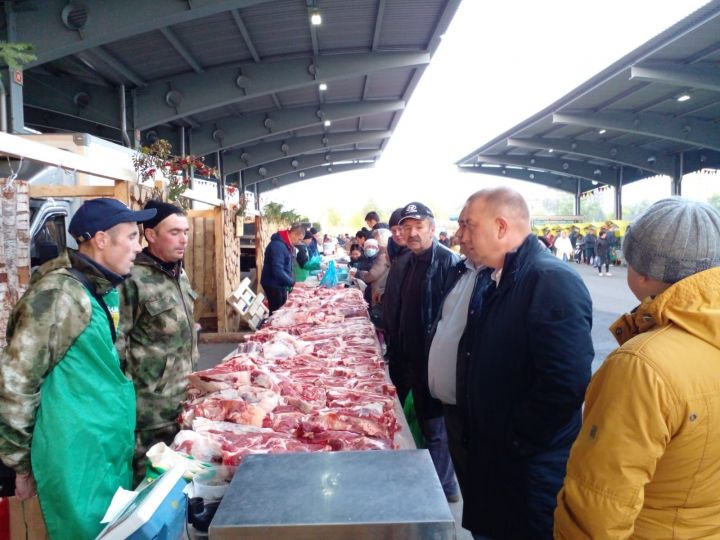 Сабалылар Казанда  көзге  муллык  ярминкәсендә