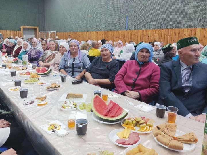 Тимершык мәдәният йортында өлкәннәрне Камал артистлары тәбрикләде
