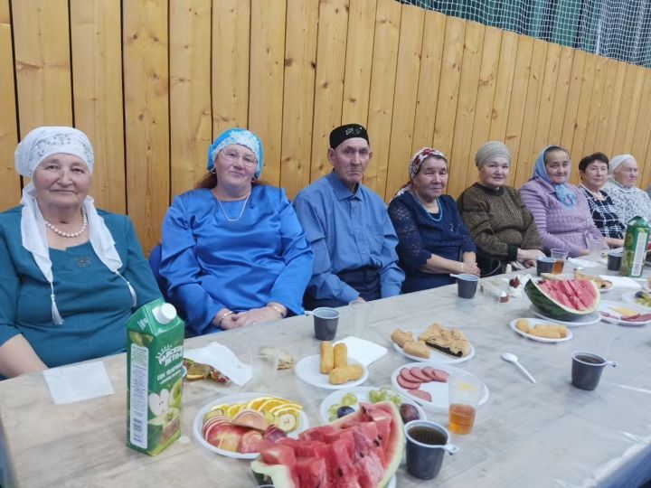 Тимершык мәдәният йортында өлкәннәрне Камал артистлары тәбрикләде