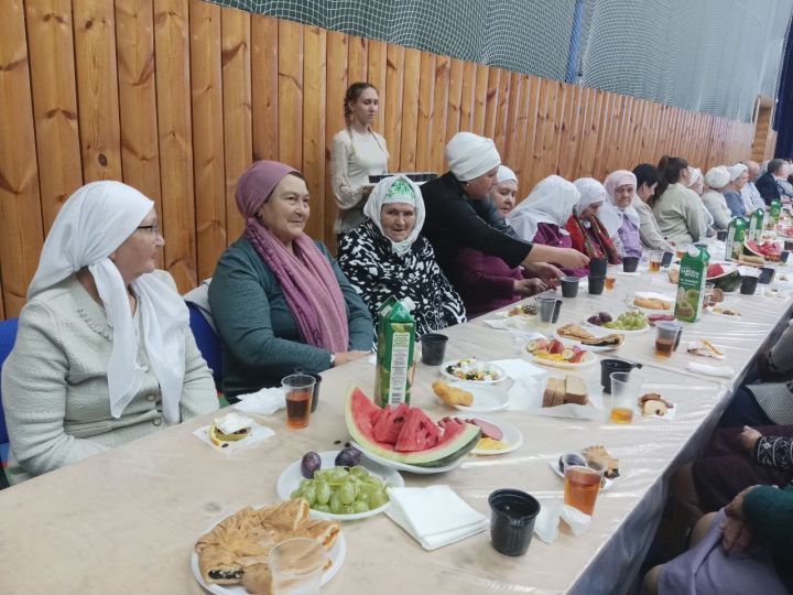 Тимершык мәдәният йортында өлкәннәрне Камал артистлары тәбрикләде